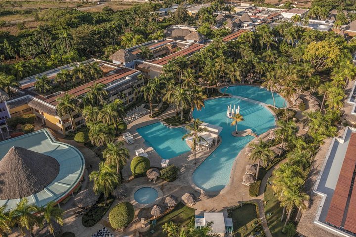 Hotel Pool