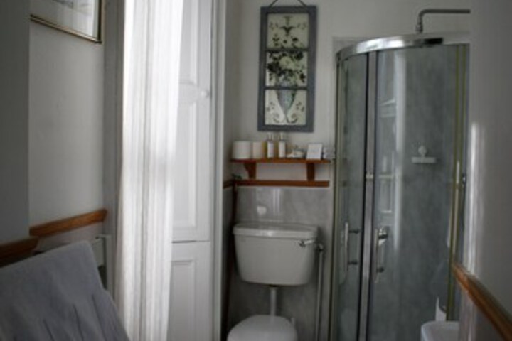 Room 5 of 154