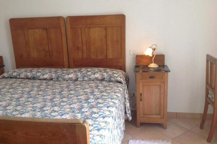 Room 8 of 20
