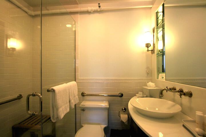 Room 14 of 49