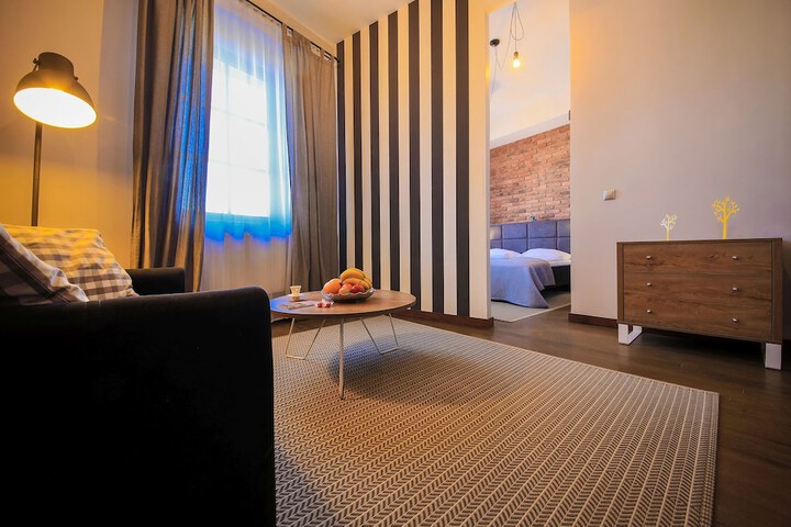 Room 10 of 66