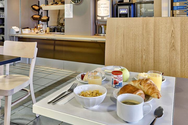 Breakfast/Coffee Service 19 of 23