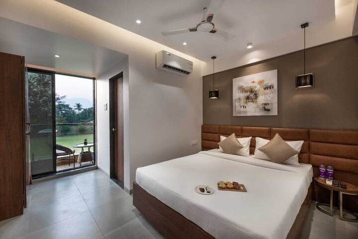 Room 28 of 62