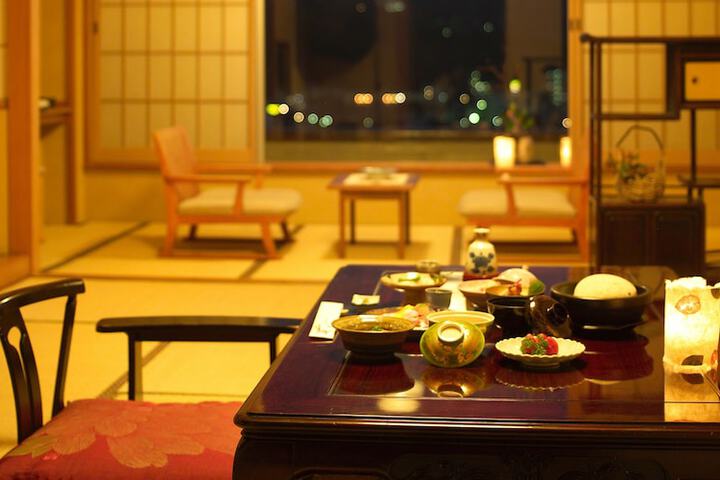 Room 14 of 65