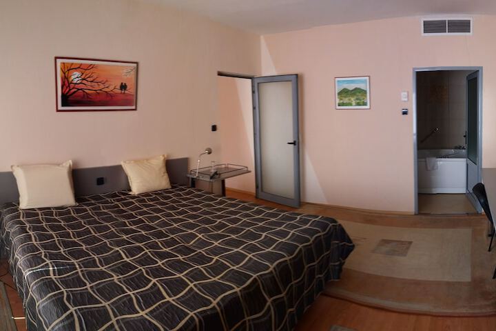 Room 5 of 38