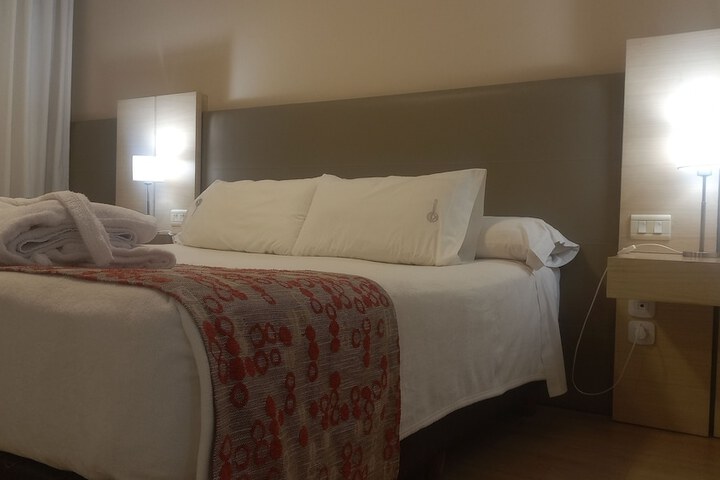 Room 8 of 32