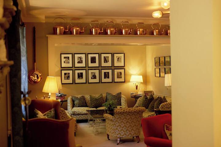 Lounge 157 of 189