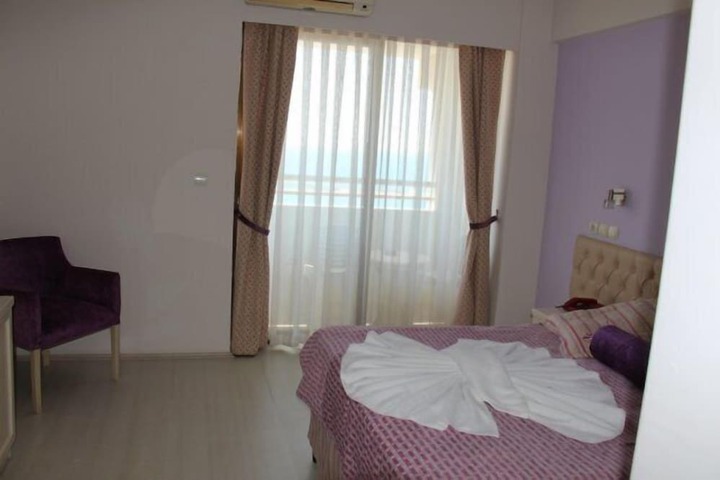 Room 9 of 49