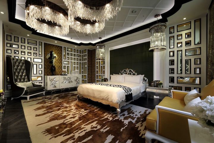 Room 16 of 42
