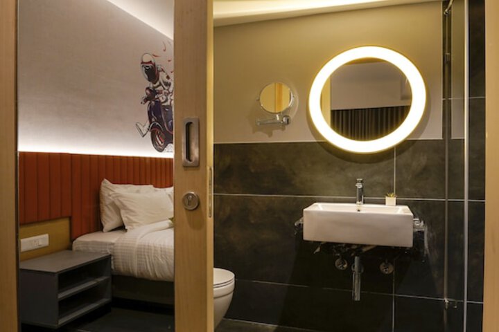 Room 17 of 24