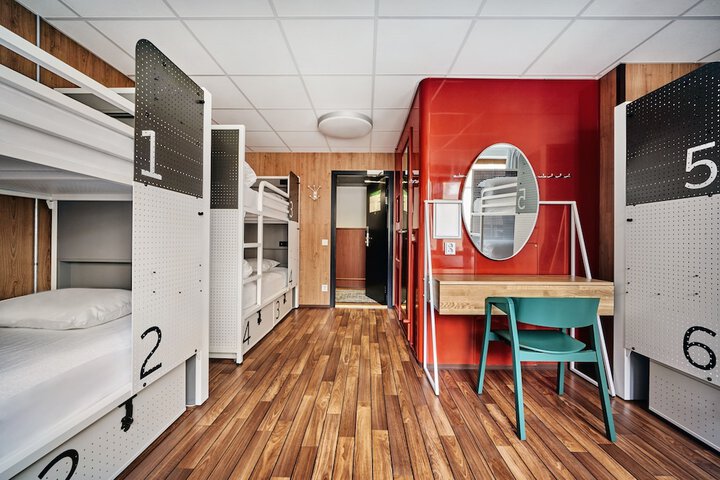 Room 15 of 65