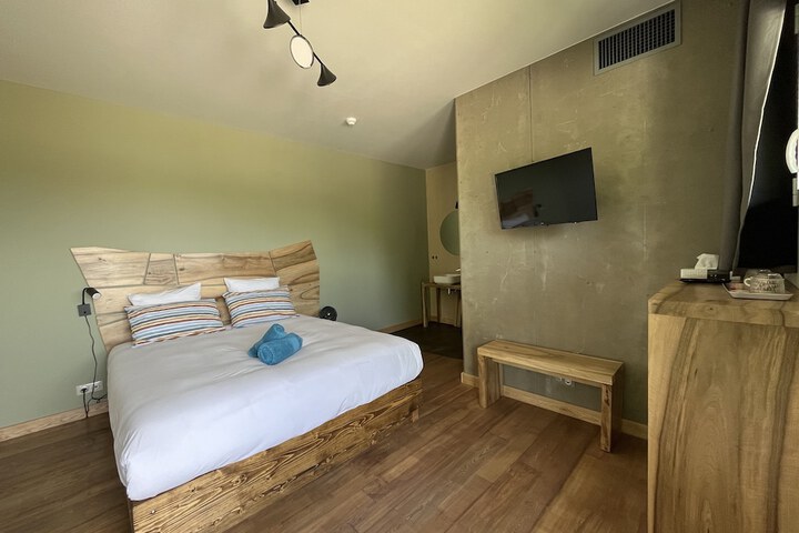 Room 50 of 97
