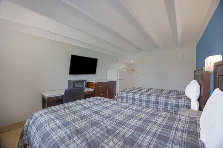 2 Double Beds (2 of 12)