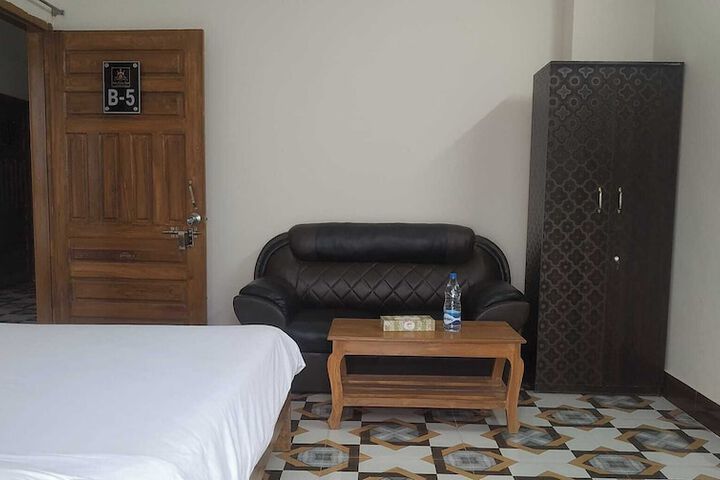 Room 17 of 40