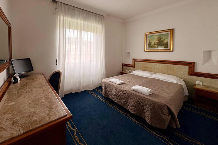 Room 44 of 72