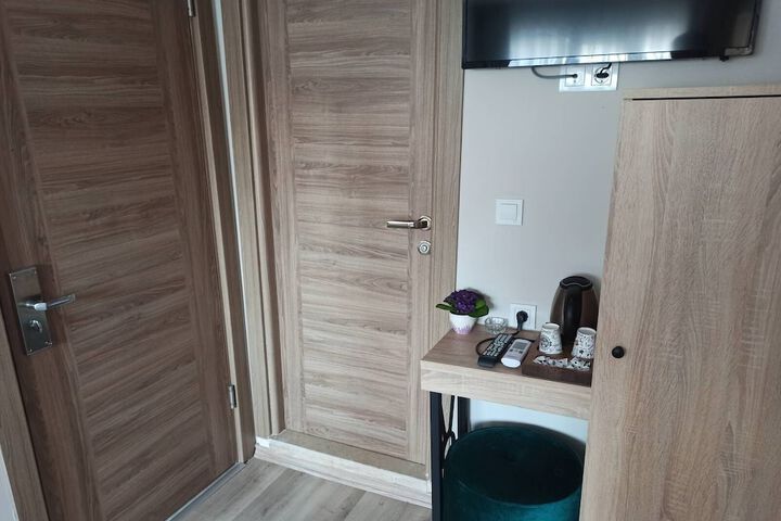 Room 6 of 62