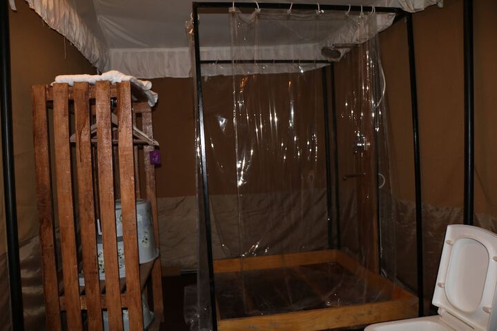 Room 15 of 33