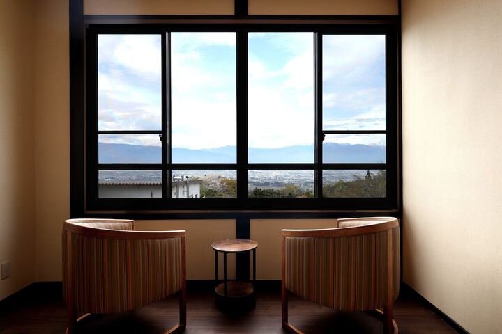 Room 25 of 107