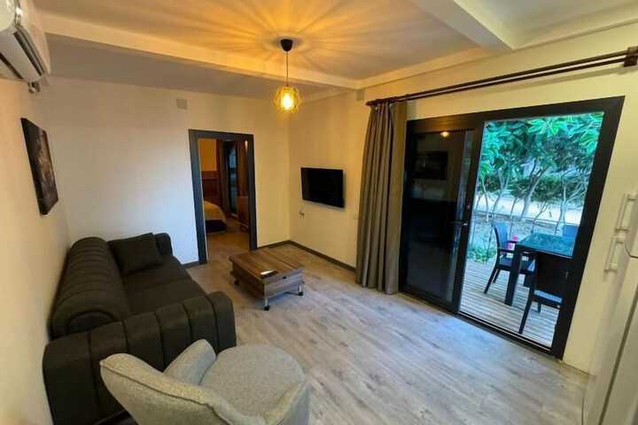 Room 10 of 21