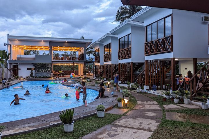 Pool 10 of 41