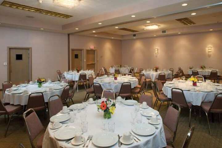 Ballroom/Hall 20 of 21