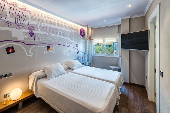 Room 4 of 38