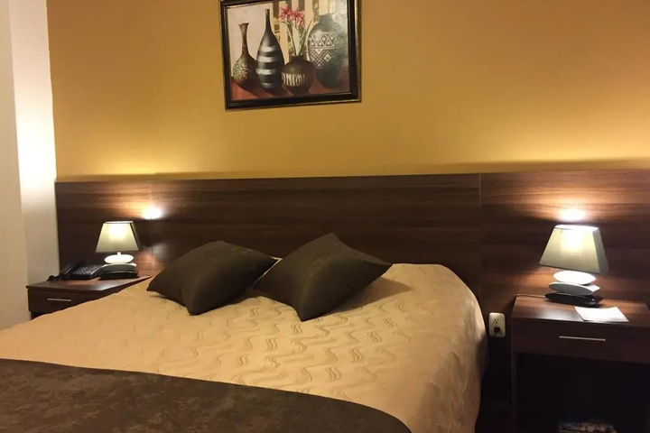 Room 5 of 19