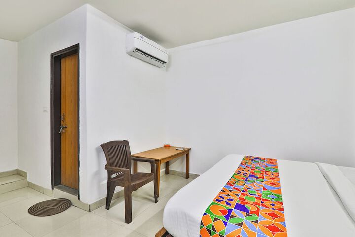 Room 21 of 34