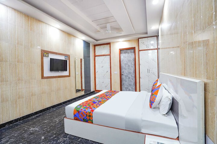 Room 13 of 29