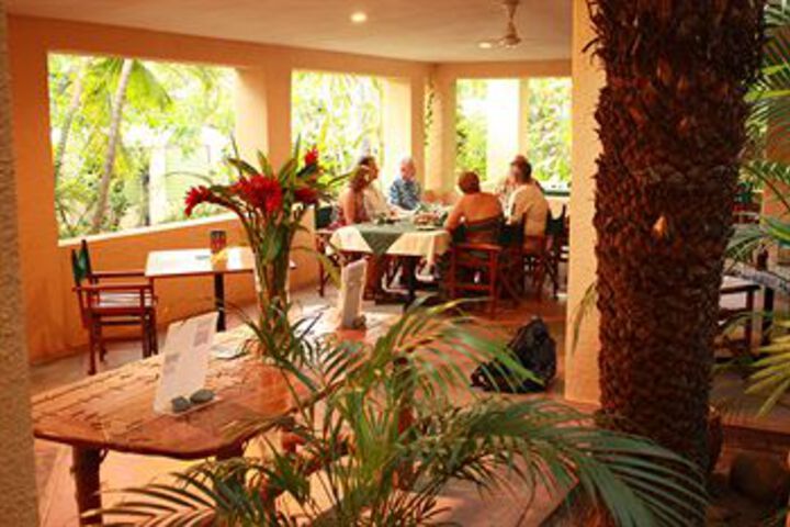 Dining 15 of 16