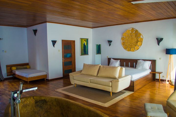 Room 4 of 44