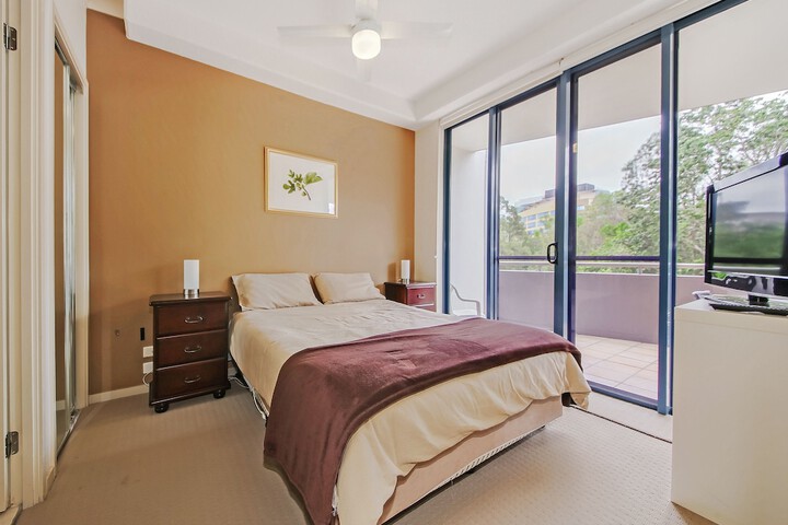 Room 12 of 72