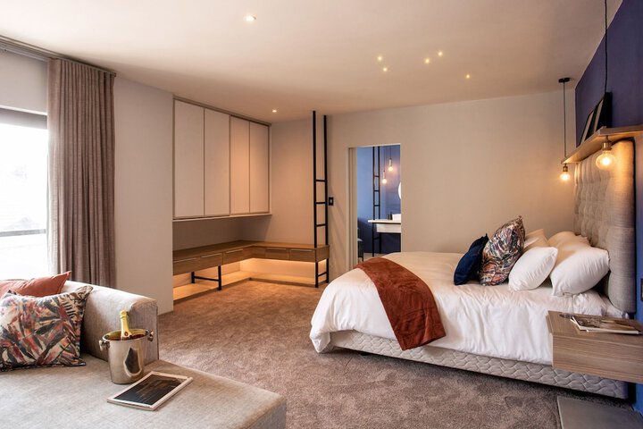 Room 16 of 30