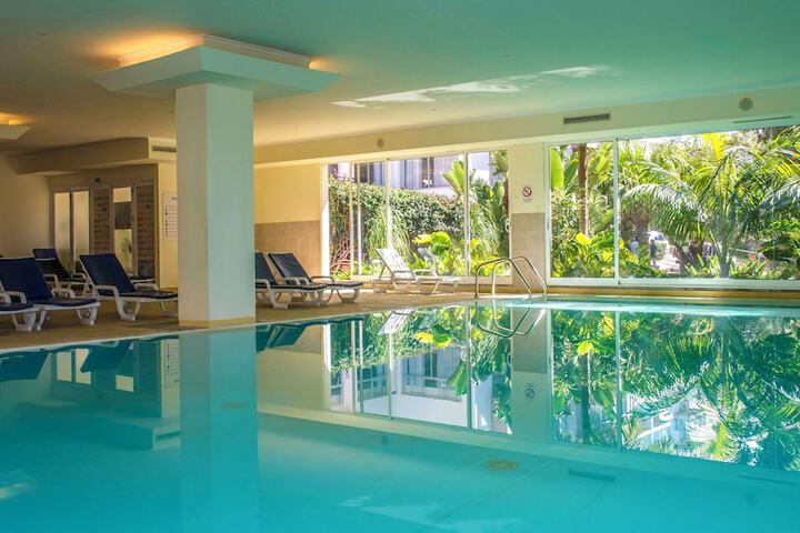 Hotel Pool