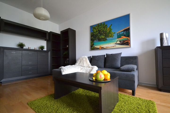 Room 16 of 38