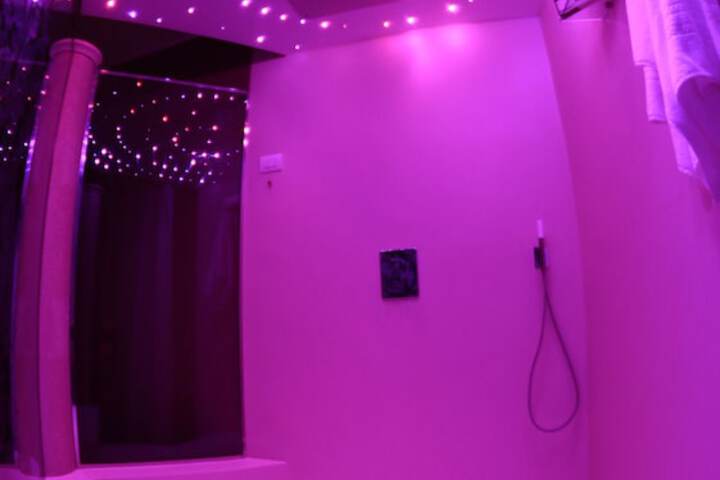 Room 51 of 92