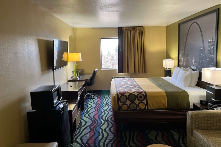 1 King Bed Suite (10 of 10)