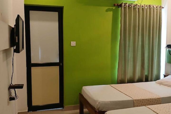 Room 2 of 8