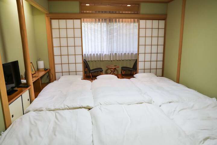 Room 6 of 70