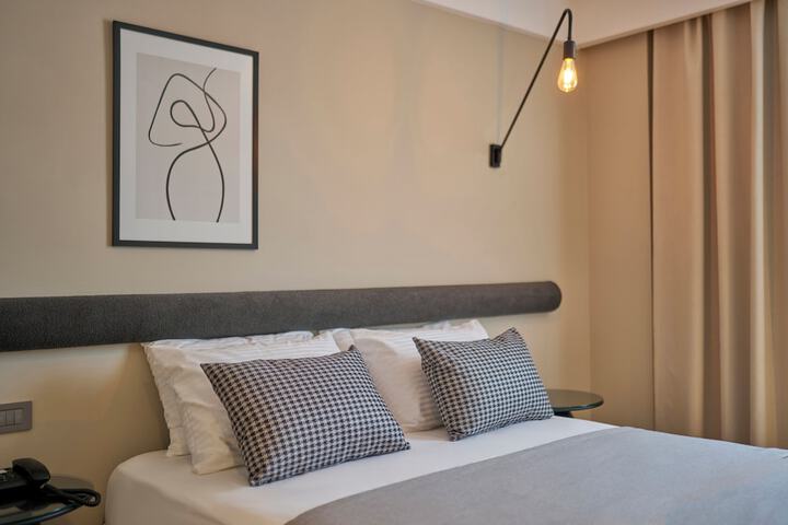 Room 16 of 29