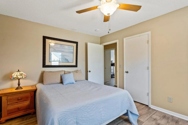 Room 5 of 27