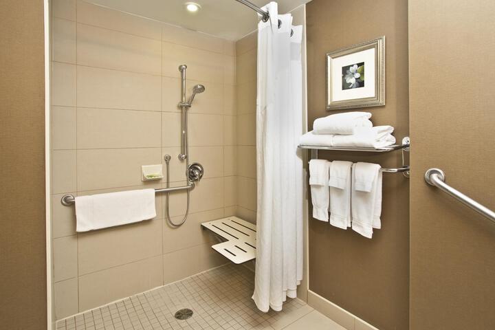 Standard Room, King or Two Doubles (2 of 3)