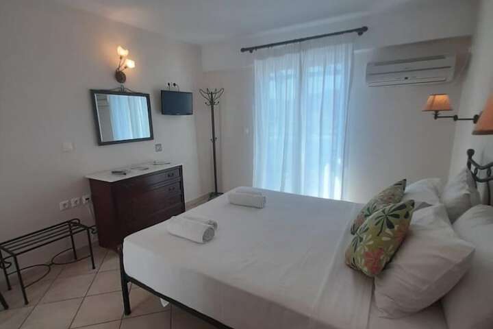 Room 9 of 29