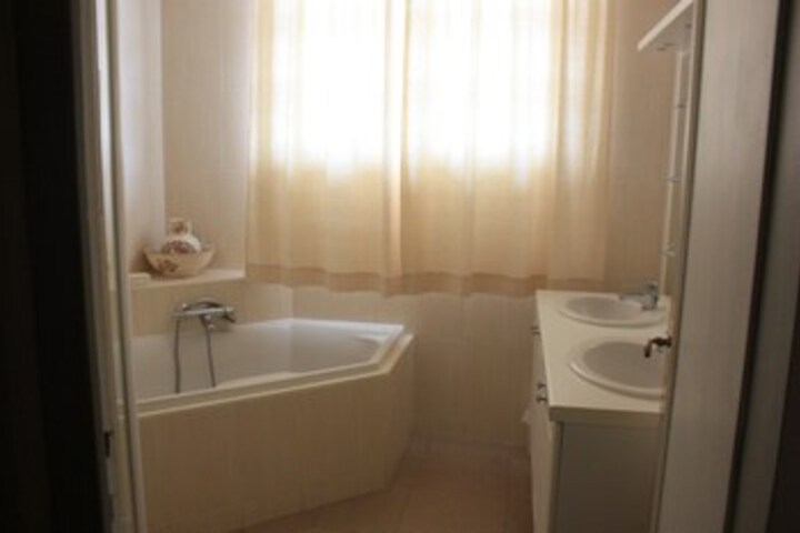 Room 5 of 26