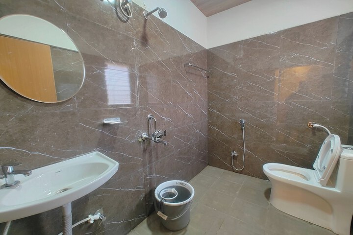Room 17 of 24