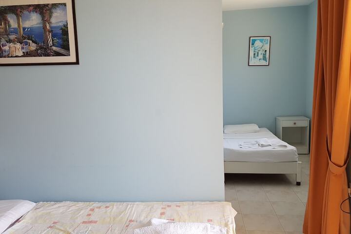 Room 10 of 62