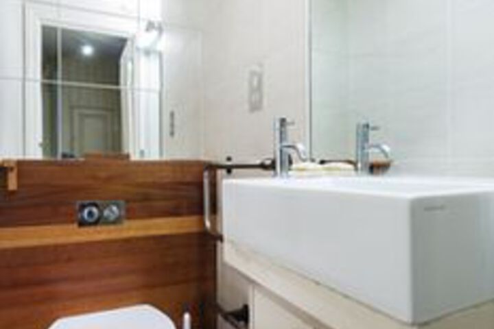 Room 6 of 23