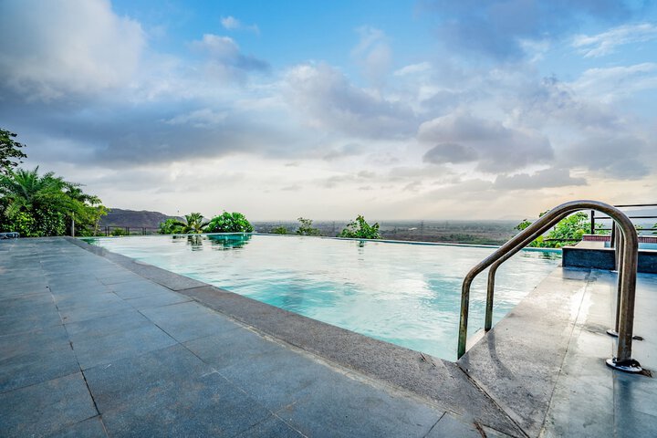 Pool 37 of 74