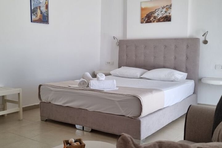 Room 5 of 99