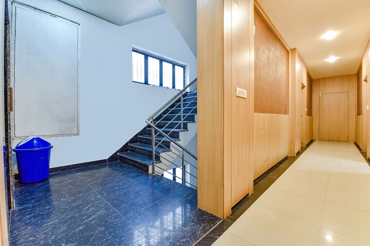 Hotel Interior 6 of 33